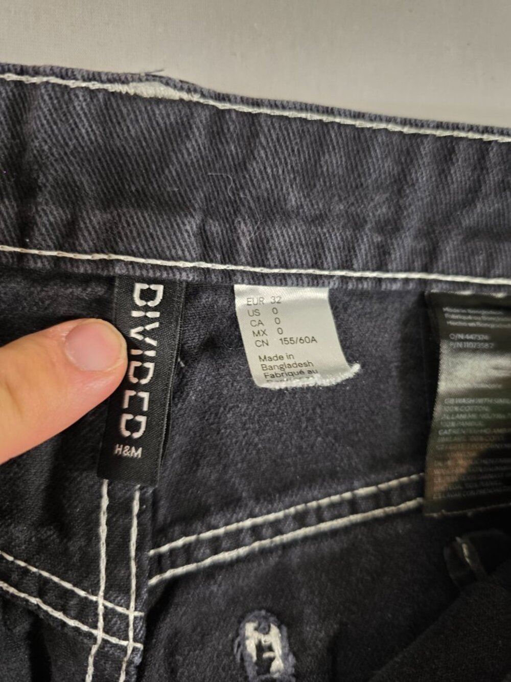 Divided H&M Jeans 90s Y2K Era Cargo Pockets Black Women's Size 0 - Picture 12 of 16